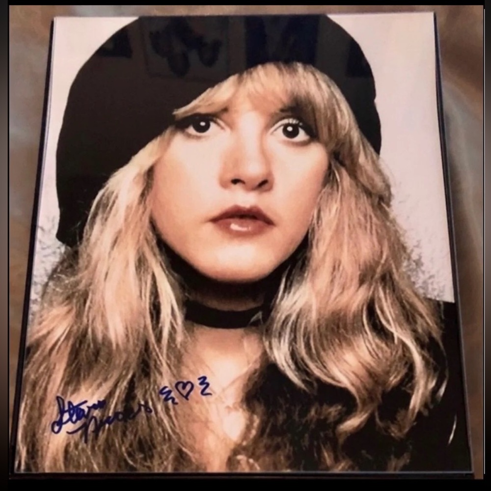 STEVIE NICKS SIGNED 8X10 FRAMED PHOTO